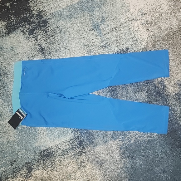 Nike Pro Dri-Fit Stay Cool Capri Leggings - Medium / M - Picture 4 of 6